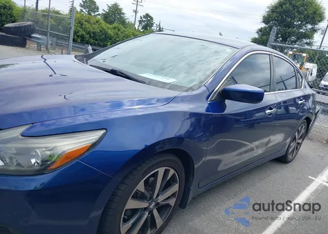 2018 Nissan Altima 2.5 Sr z USA, uszkodzony, nr VIN 1N4AL3AP3JC137903